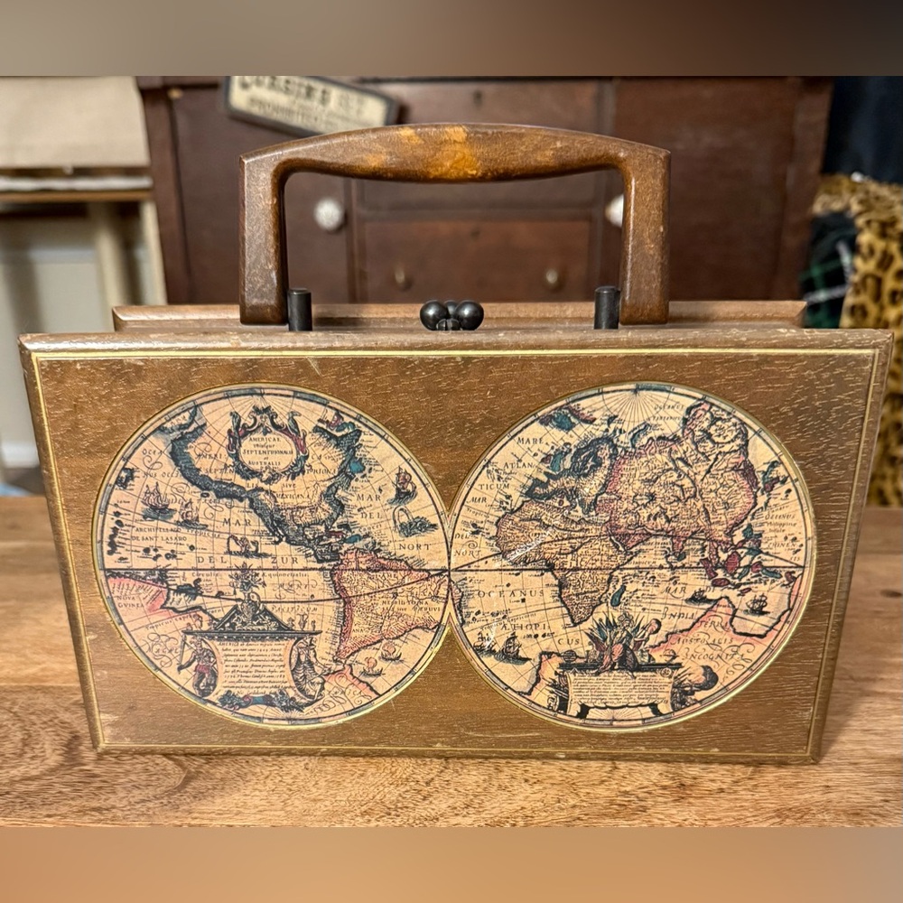 The Elaine Shop at the Diplomat- Olde World Map Wooden Clutch Purse, Vintage